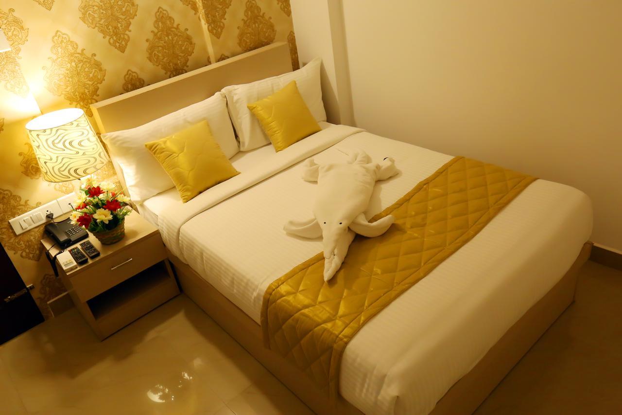 Hotel Swarna Residency Kochi Ngoại thất bức ảnh