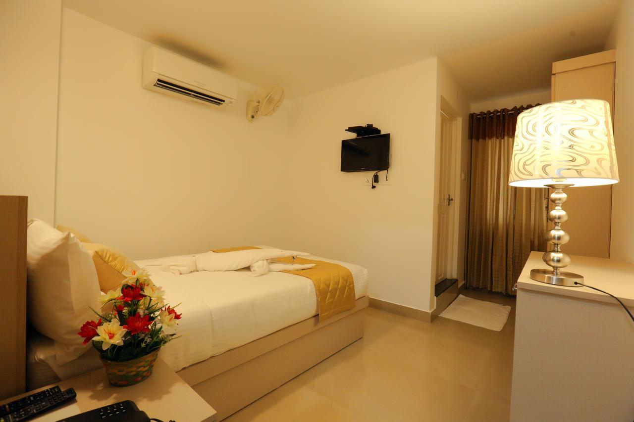 Hotel Swarna Residency Kochi Ngoại thất bức ảnh